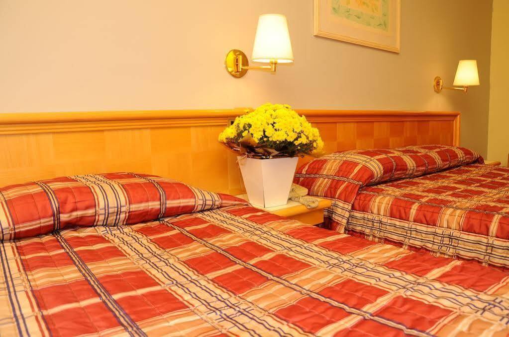 Curitiba Palace Estacao Hotel Ngoại thất bức ảnh